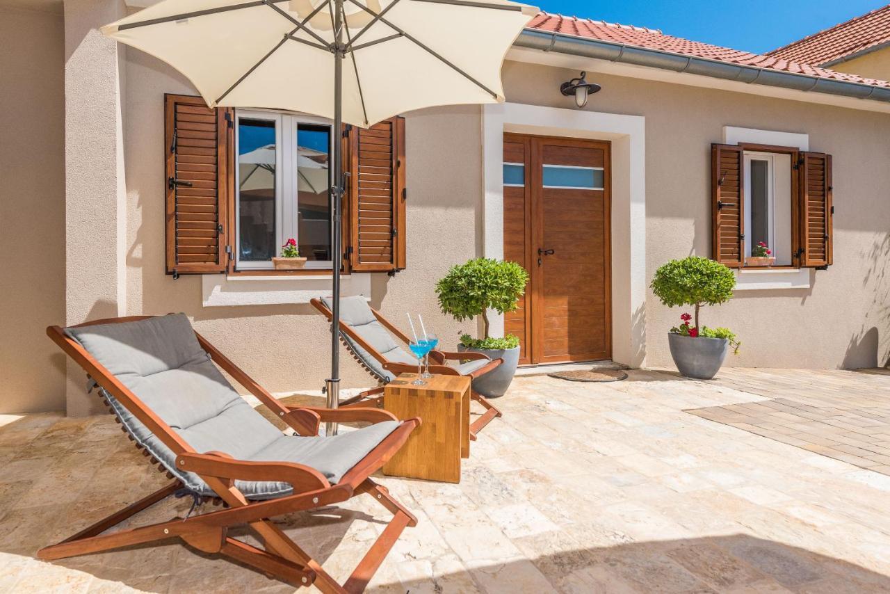 Holiday Home Lukica ปริฟลากา ภายนอก รูปภาพ